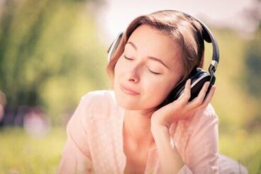 Piosenki zmniejszające niepokój: 7 utworów na stres